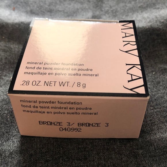 Powder foundation - Picture 2 of 3